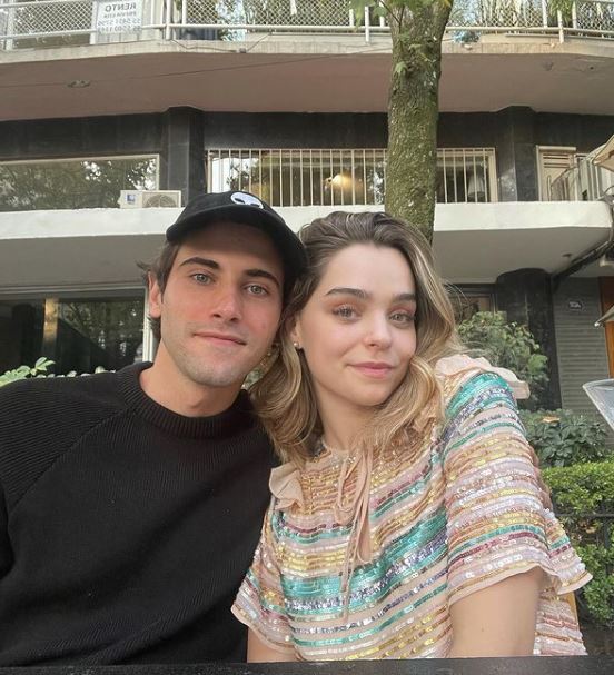 Girlfriend of Yankel Stevan.