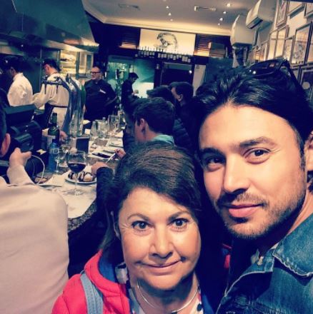 Mother of Yani Gellman.