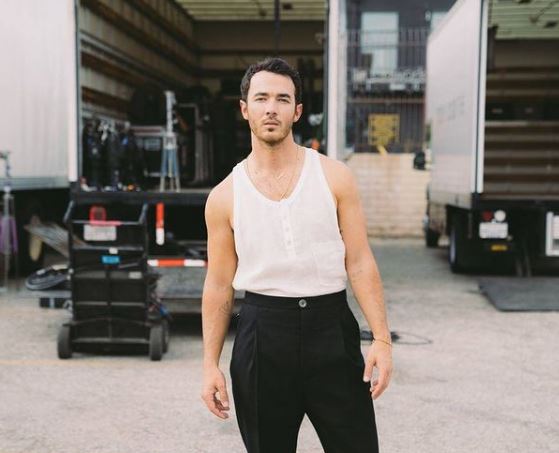 Malese Jow Dating, Boyfriend, Kevin Jonas