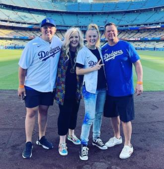 JoJo Siwa family.