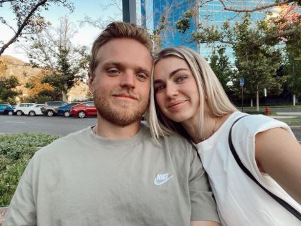 Lindsay Arnold Husband.