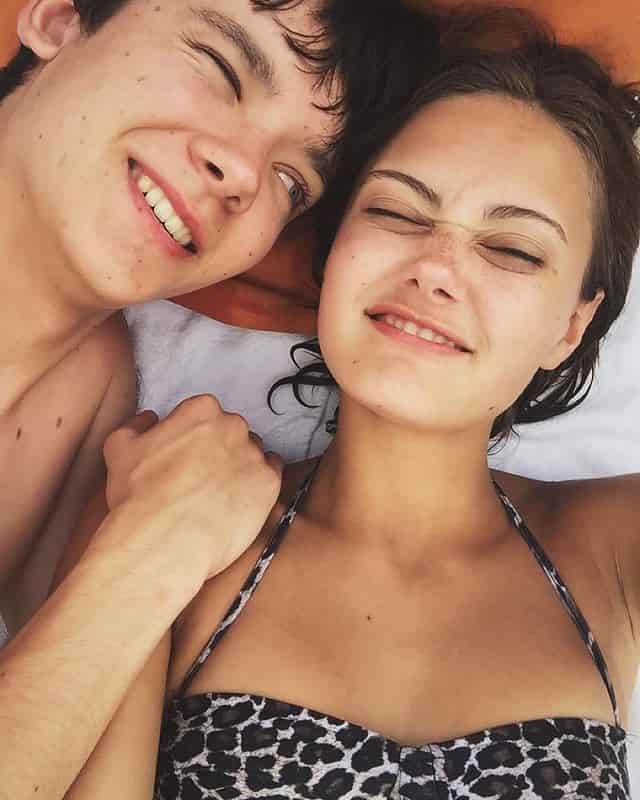 asa-butterfield-girlfriend Asa Butterfield ex-girlfriend.