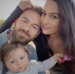 Artem Chigvintsev wife and son.