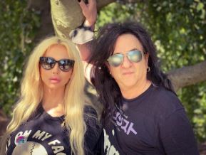 Steve Stevens wife.