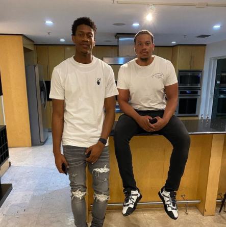 deandre-hunter-with-his-brother De