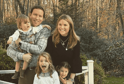 Jenna with her husband and kids.