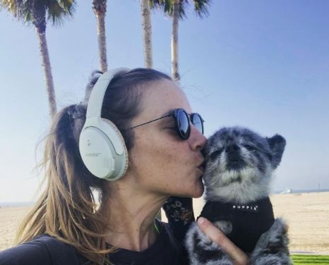jessica-stroup-with-her-dog Jessica Stroup