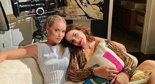 sarah-rich-with-costar Sarah Rich with the co-star of harmony in gold