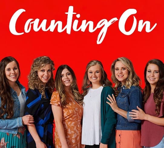 Jessa Duggar with her sisters and co-star of Counting On.