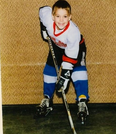 young-taylor-kitsch-playing-ice-hockey Young Taylor Kitsch Playing Ice Hockey