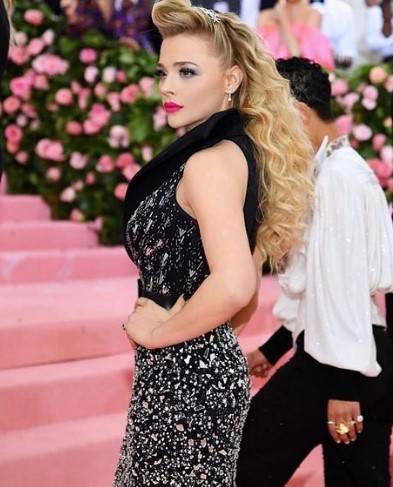 chloe-grace-met-gala Chloe Grace Mortez attending 2020 Metgala event.