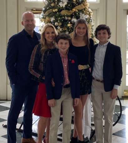 tim-hasselbeck-family Tim Hasselbeck with wife and children