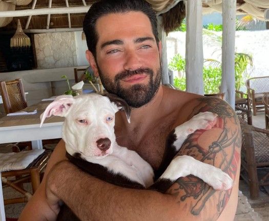 jesse-metcalfe-personallife-image Jesse Metcalfe with his dog