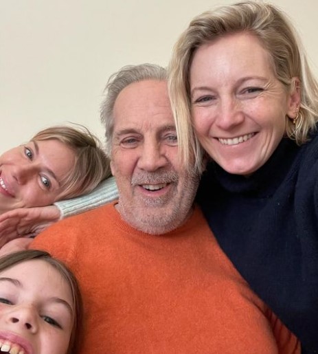 sienna-miller-father Sienna Miller meeting her father after Covid Lockdown.