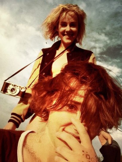 jena-malone-with-her-younger-sister Jena Malone with her younger sister