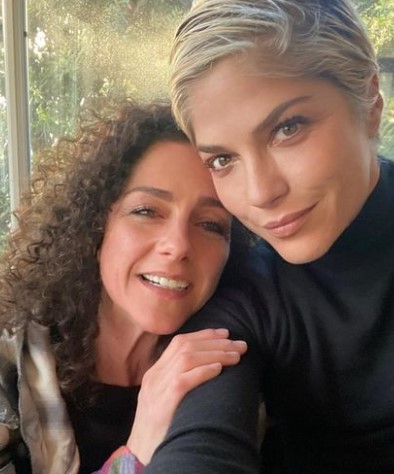 Selma Blair Bio - Husband, Married, Son, Children, Disease, Net Worth