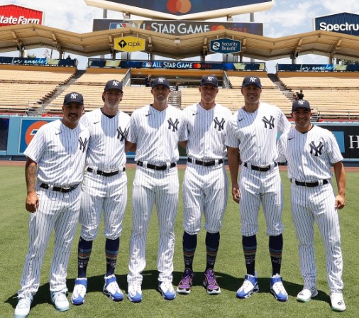 aaron-judge-with-his-baseball-team Aaron Judge with his baseball team
