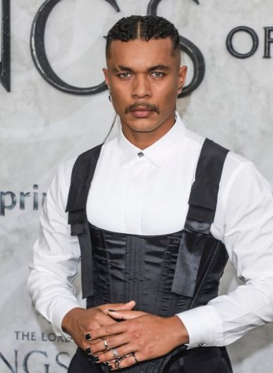 Ismael Cruz Cordova at the premiere of Lords of the Rings