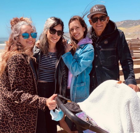torrey-devitto-family Torrey DeVitto with her parents and sister