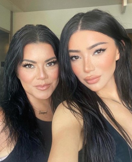 Nikita Dragun with her mother