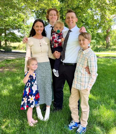 roman-atwood-family Roman Atwood wife and kids.