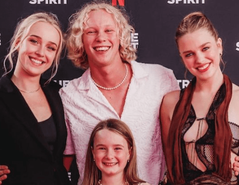 stacey-clausen-with-the-cast-of-true-spirit Stacey Clausen the co-star of True Spirit