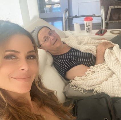 maria-menounos-brain-tumor Maria Menounous with her mother