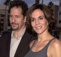 polly-draper-with-her-husband-min Polly Draper with her husband