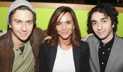 polly-draper-with-her-sons-min Polly Draper with her sons