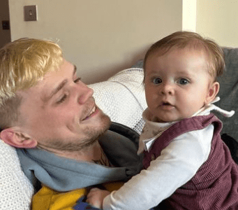 charlie-lenehan-with-his-daugher-min Charlie Lenehan with his daughter Delilah