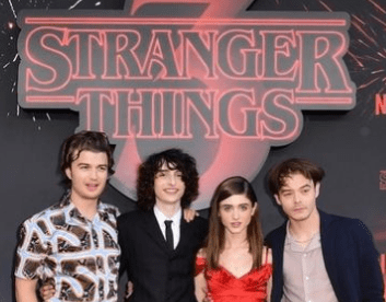 natalia-dyer-at-stranger-things-premiere-min Natalia Dyer at Stranger Things Premiere