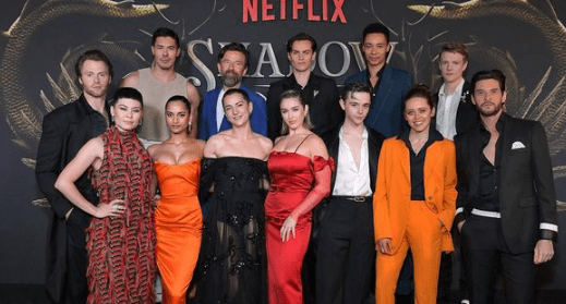 patrick-gibson-with-the-cast-of-shadow-and-bone-min Patrick Gibson with the cast of Shadow and Bone