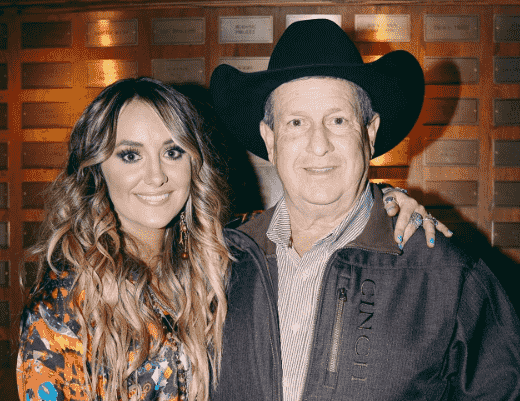 lainey-wilson-father Lainey Wilson with her father Brian Wilson.