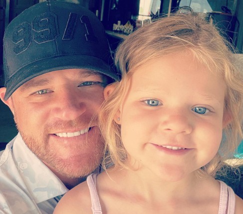 justin-marks-daughter Justin Marks with his daughter Presley