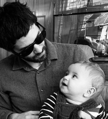 jim-sturgess-son Jim Sturgess with his son
