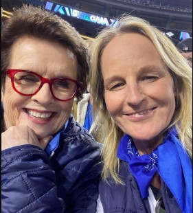 helen-hunt-with-billie-jeans-king Helen Hunt with Billie Jean King