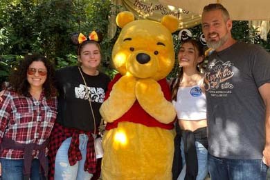 yasmeen-with-family Yasmeen with family in Disneyland
