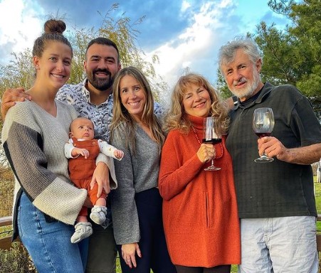 Ashley Hesseltine Bio - Age, Wiki, Boyfriend, Brother, Net Worth, Family