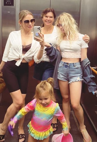 arina-feeney-with-her-daughter-mother-and-best-friend Arina Feeney with her mother, daughter, and best friend