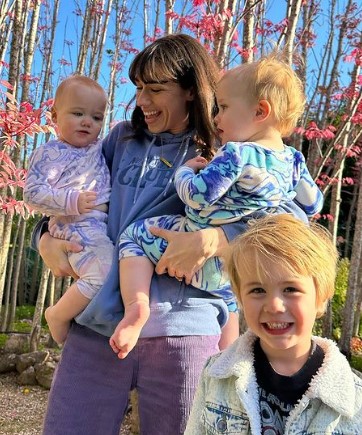 colleen-ballinger-with-her-kids Colleen Ballinger with her kids