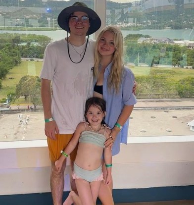 maddie-lambert-with-her-daugther-and-boyfriend Maddie Lambert with her daughter and boyfriend, Randy Crowley