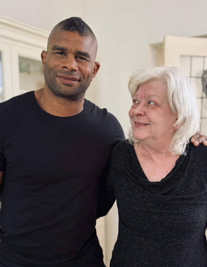Alistair-Overeem-mother Alistair Overeem with his mother