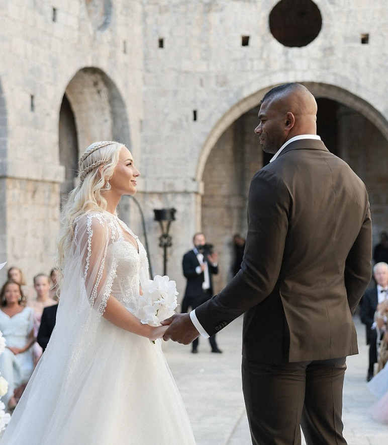 Alistair-Overeem-Wedding Wedding Picture of Alistair Overeem and Sophie Overeen