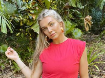 Lindsay Arnold