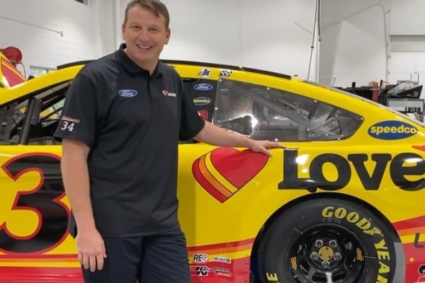 Michael McDowell Bio - Wife, Nascar, Family, Net Worth, Married, Height ...