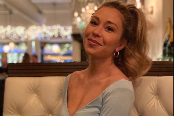 Gabby Windey Bio - Dad, Family, Siblings, Parents, Partner, Net Worth