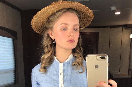 Hadley Robinson Bio - Age, Partner, Parents, Dating, Net Worth, Height
