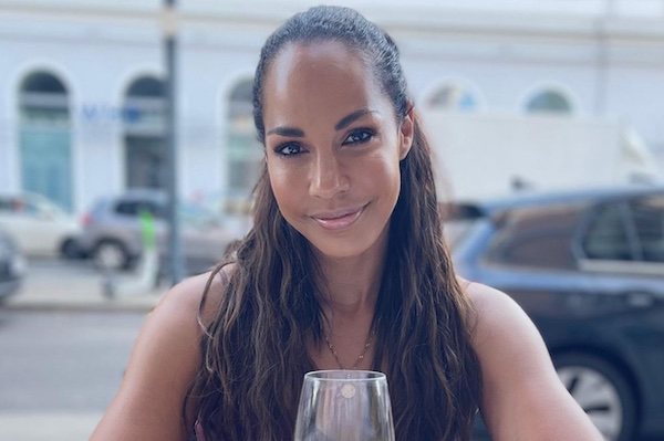 Amanda Brugel Bio - Net Worth, Husband, Married, Wiki, Family, Age, Height