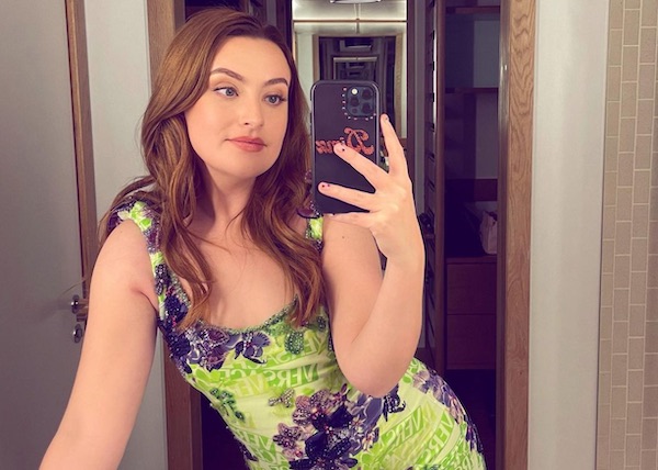 Amelia Dimoldenberg Bio - Boyfriend, Dating, Sister, Parents, Net Worth