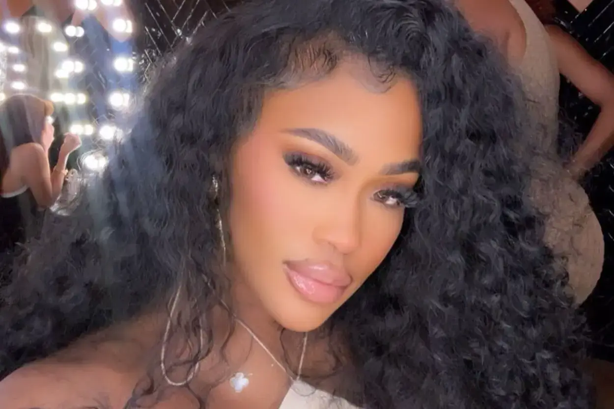 Lira Galore
